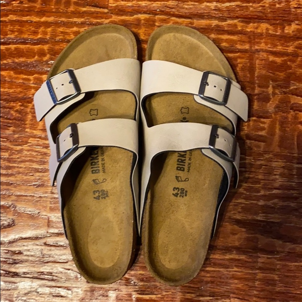 Arizona Birkenstock’s -Stone colorway
